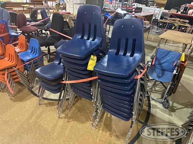 (25) Poly chairs